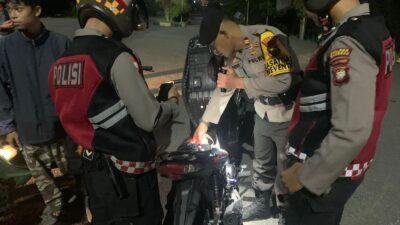 Patroli Gabungan Polres Sanggau Lakukan Razia Dibeberapa Kawasan.