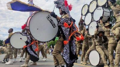 Gita Abdi Praja Angkatan 33 IPDN Kampus Kalbar Gelar Pertunjukan Devile Drumcorps Di Depan Kantor Bupati Sanggau. 8 Gita Abdi Praja Angkatan 33 IPDN Kampus Kalbar Gelar Pertunjukan Devile Drumcorps Di Depan Kantor Bupati Sanggau.