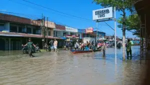 Banjir Sosok Mulai Surut, Kendaraan Tertentu Belum Bisa Melalui Jalan Utama