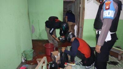 Berantas Narkoba dan Perjudian Polresta Pontianak Razia Kampung Beting