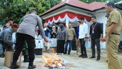 KPU Sanggau Musnahkan 1752 Lembar Surat Suara Dengan Katagori Lebih Dan Rusak