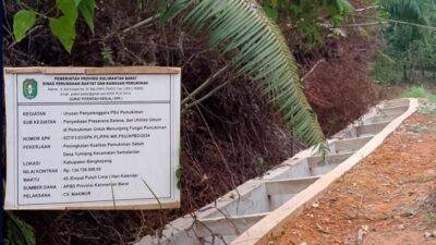 Proyek Pembangunan Drainase Oleh CV MAKMUR Dipertayakan Azas Manfaatnya