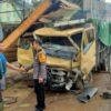 Diduga Rem Blong Truck Tabrak Ruko Di Simpang Ampar, 1 Orang Tewas