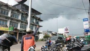 Sore Mendekati Malam Pergantian Tahun, Cuaca Kota Sanggau Mendung, Fajar Minta Jangan Hujan