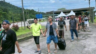 Puluhan WNI Bermasalah Dipulangkan Melalui PLBN Entikong