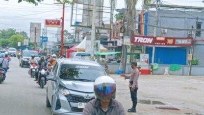 Ciptakan Kelancaran Berlalulintas, Polsek Sintang Kota Atur Lalulintas Pagi