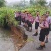 Jalan di Desa Sungai Dangin Tergerus Air, Keselamatan Pelajar Terancam