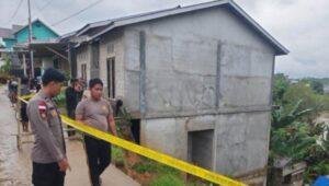 Tanah Longsor Ancam Permukiman di Entikong, Polisi Turun Tangan Pastikan Keamanan Warga