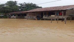 Banjir 1,5 Meter Rendam Dusun Jemongko Dalam, Aktivitas Warga Lumpuh