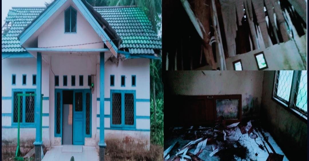 Poskesdes Mekar Baru Nyaris Roboh, Warga Ketakutan 1 Poskesdes Mekar Baru Nyaris Roboh, Warga Ketakutan