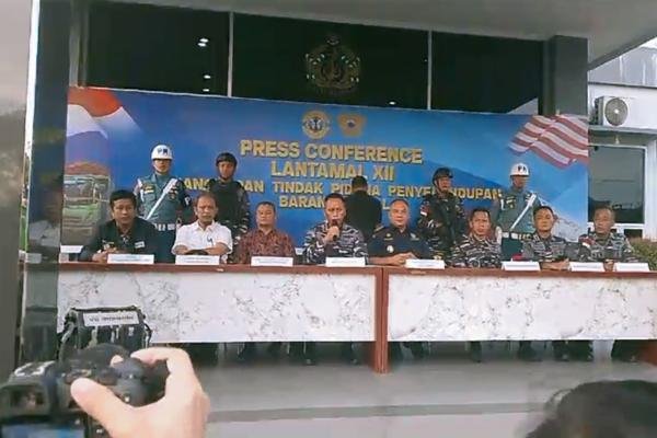 Lantamal XII Gagalkan Penyelundupan 47 Ton Bawang Bombay di Pontianak 1 Lantamal XII Gagalkan Penyelundupan 47 Ton Bawang Bombay di Pontianak