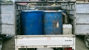 Polisi Tangkap Dua Mobil Pengangkut BBM Ilegal dari Sanggau di Kapuas Hulu