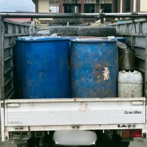 Polisi Tangkap Dua Mobil Pengangkut BBM Ilegal dari Sanggau di Kapuas Hulu