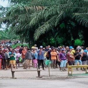 Ribuan Pekerja Duta Palma Group Desak Pembukaan Kembali Pabrik Sawit