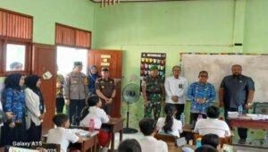 Pj. Bupati Sanggau Luncurkan Program Makan Bergizi Gratis untuk Siswa