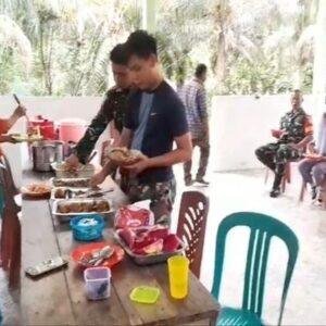 Satgas TMMD Imbangan ke-123 Kodim 1209/Bky Makan Siang Bersama Warga di Bengkayang