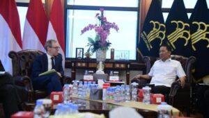 Menkum Terima Dubes Swiss, Bahas Kepastian Perizinan dan Investasi