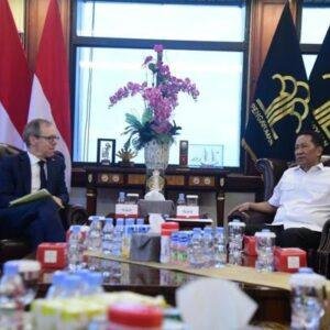 Menkum Terima Dubes Swiss, Bahas Kepastian Perizinan dan Investasi