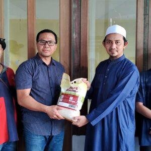 PT GKM Serahkan Bantuan ke Ponpes Baitul Anwaaril Quran Sanggau