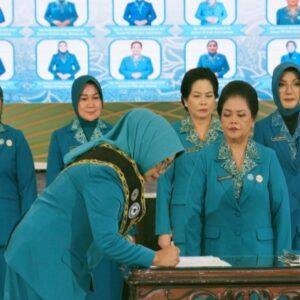 Kusbariah Ontot Dilantik sebagai Ketua TP-PKK Sanggau 2025-2030