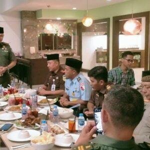 Dandim 1209/Bengkayang Gelar Buka Puasa Bersama, Pererat Sinergi Forkopimda 4 Dandim 1209/Bengkayang Gelar Buka Puasa Bersama, Pererat Sinergi Forkopimda