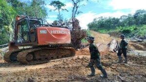 Satgas TMMD Imbangan ke-123 Kodim 1209/Bky Kerahkan Alat Berat Percepat Pembangunan di Bengkayang