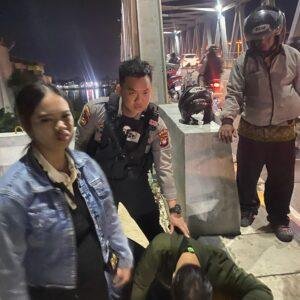 Dramatis! Dua Polisi Gagalkan Aksi Bunuh Diri di Jembatan Kapuas Pontianak