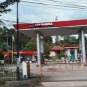 Pemilik SPBU di Sanggau Klarifikasi Soal Pengisian Solar Pakai Jeriken 4 Pemilik SPBU di Sanggau Klarifikasi Soal Pengisian Solar Pakai Jeriken