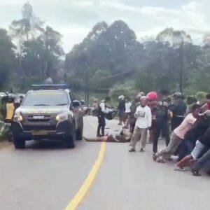 Motor Terseret Kijang di Tayan Hilir, Dua Orang Tewas di Tempat 4 Motor Terseret Kijang di Tayan Hilir, Dua Orang Tewas di Tempat