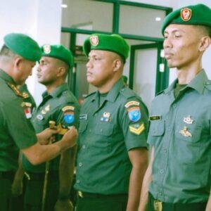 Dandim 1209/Bengkayang Pimpin Korps Raport Kenaikan Pangkat Tujuh Prajurit