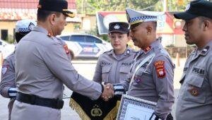 Kapolresta Pontianak Apresiasi Personel Berprestasi: Dari Penanganan ODGJ hingga Aksi Cegah Bunuh Diri