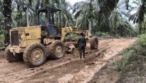Hari keempat TMMD Kodim Sanggau Genjot Pengerjaan Jalan Desa Marita