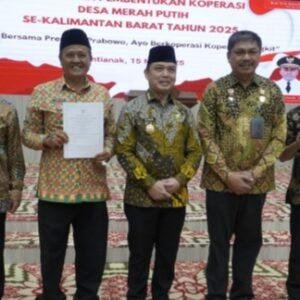 Gubernur Kalbar Resmikan Pembentukan Koperasi Merah Putih di Tingkat Desa dan Kelurahan 4 Gubernur Kalbar Resmikan Pembentukan Koperasi Merah Putih di Tingkat Desa dan Kelurahan