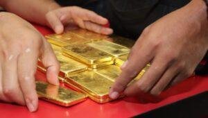 Polresta Pontianak Timbang 47 Keping Emas Sitaan, Berat Capai 32,9 Kilogram