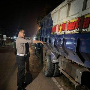 Kecelakaan Maut di Sekadau, Remaja Tewas Usai Motor Tabrak Dump Truck 4 Kecelakaan Maut di Sekadau, Remaja Tewas Usai Motor Tabrak Dump Truck