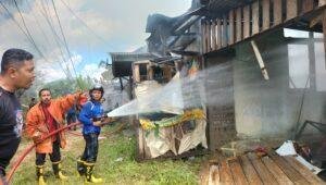 Tiga Rumah Mes Dinas Kehutanan Kalbar Terbakar di Sanggau,