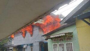 Rumah Warga di Sosok Ludes Terbakar, Kerugian Ditaksir Capai Rp250 Juta
