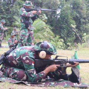 Asah Kemampuan, Prajurit Kodim 1204/Sanggau Ikuti Latihan Menembak Triwulan II