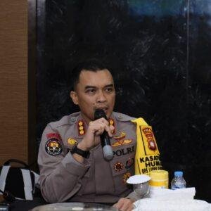 Mutasi Besar di Polda Kalbar: 32 Pejabat Bergeser, Termasuk Kapolres dan Perwira Menengah 4 Mutasi Besar di Polda Kalbar: 32 Pejabat Bergeser, Termasuk Kapolres dan Perwira Menengah