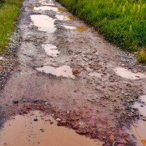 Warga Keluhkan Jalan Rusak di Parit Pangeran III Pontianak