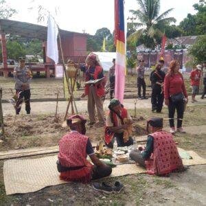 Ritual Pembuka Nosu Minupodi XXI di Sanggau Berlangsung Khidmat, Polres Pastikan Situasi Kondusif 4 Ritual Pembuka Nosu Minupodi XXI di Sanggau Berlangsung Khidmat, Polres Pastikan Situasi Kondusif