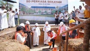 Pemkab Sanggau Bangun SD Perkasa Sekayam, Wakil Bupati Letakkan Batu Pertama