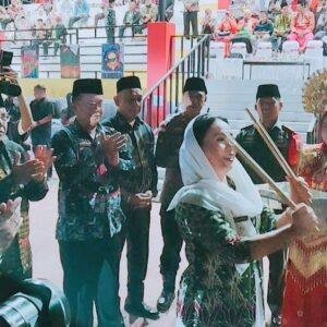 Wakil Bupati Sanggau Tutup MTQ ke-33, Kapuas Juara Umum 4 Wakil Bupati Sanggau Tutup MTQ ke-33, Kapuas Juara Umum