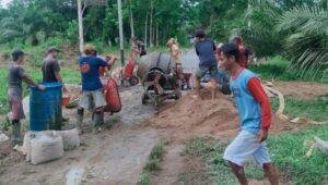 Sedang Kerja Bakti Dua Warga Mukok di Tangkap Polisi Atas Tuduhan Tambang Emas