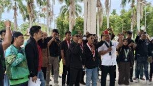 Aliansi Mahasiswa, Masyarakat, dan Ojol Gelar Aksi Damai di Singkawang