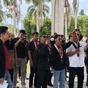Aliansi Mahasiswa, Masyarakat, dan Ojol Gelar Aksi Damai di Singkawang