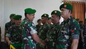 Suasana Haru Warnai Upacara Kenaikan Pangkat 15 Prajurit Kodim Mempawah