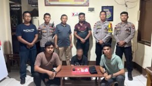 Polsek Sekayam Amankan Pengedar Sabu di Desa Balai Karangan