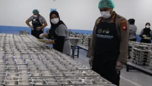 Kapolresta Pontianak Cek Langsung Proses Distribusi Makanan Bergizi ke Sekolah