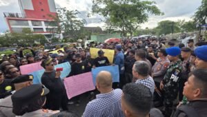 Massa BPM Kalbar Tekan Kejati Tindak “Cukong Oil” dan Jaringan Bisnis Ilegal